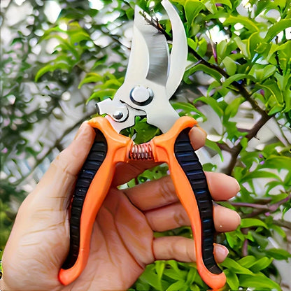 This gardening shear is super easy to use! A good helper for gardening, worry-free and practical gardening hinge and gardening