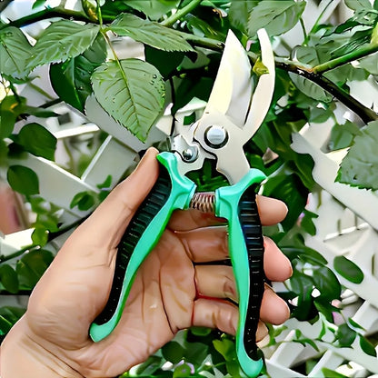 This gardening shear is super easy to use! A good helper for gardening, worry-free and practical gardening hinge and gardening